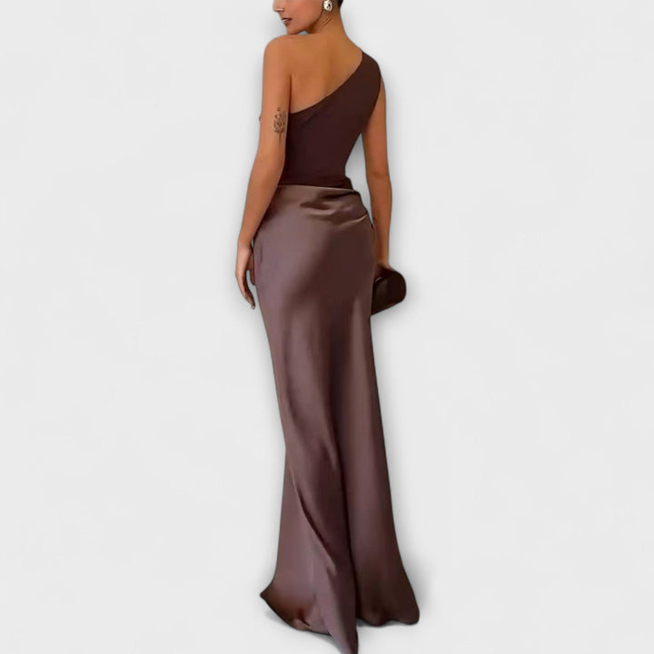 Elegant One-Shoulder Maxi Dress with Pleats