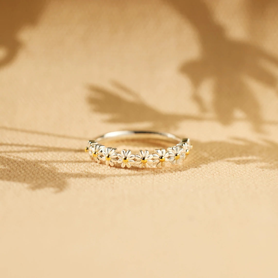 Elegant Floral Garden Ring