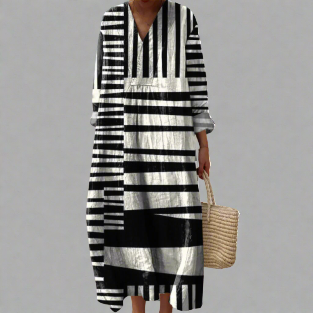 Lydia | Flowing Maxi Dress Striped Monochrome