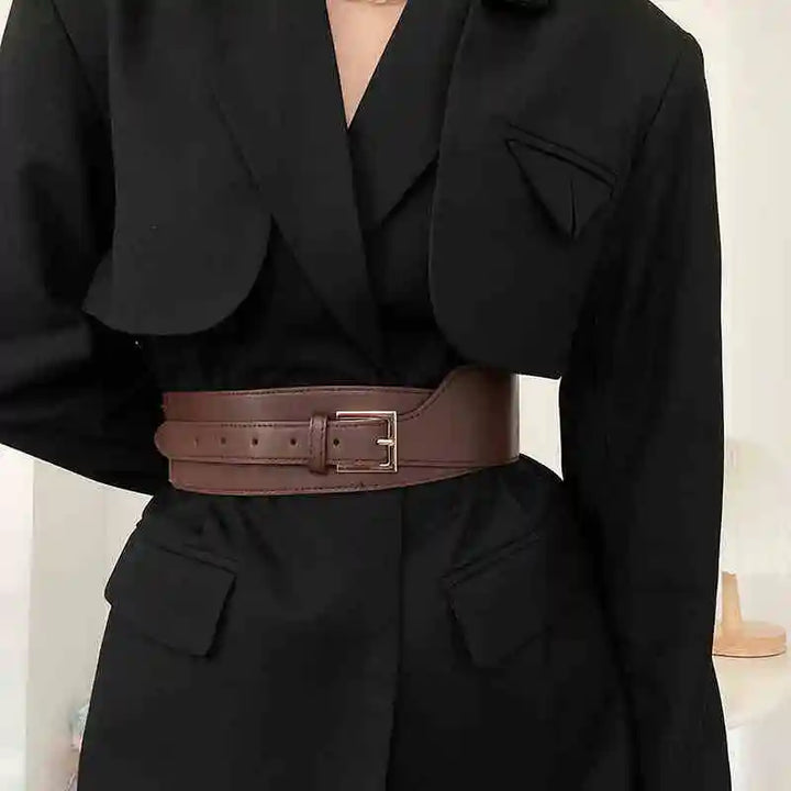 Emma Cinto black cincher