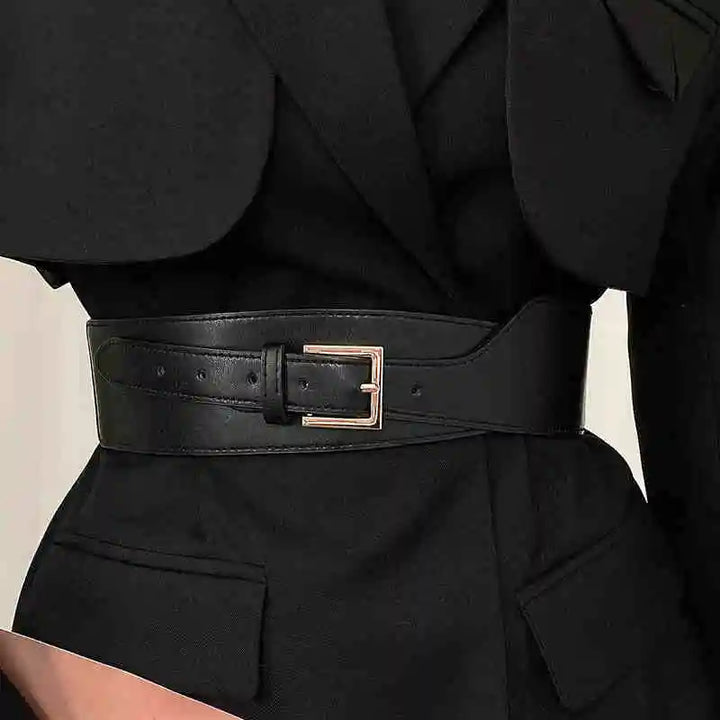 Emma Cinto black cincher