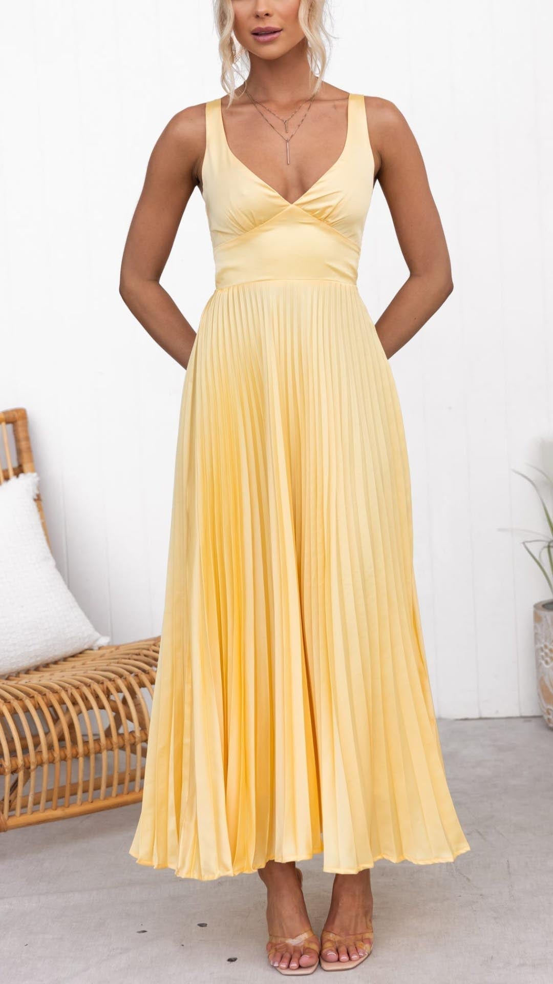 Jane | Maxi Pleated Dress with V-Neck