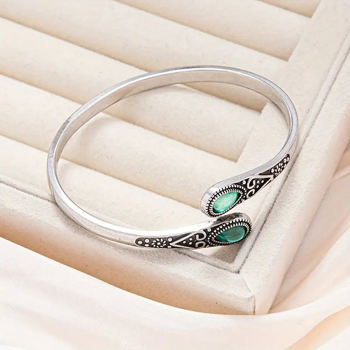Vintage Rigid Bracelet | Three Generations