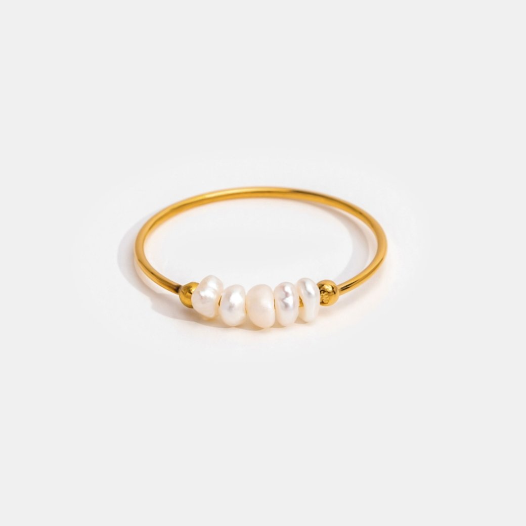 Graceful Freshwater Pearl Ring