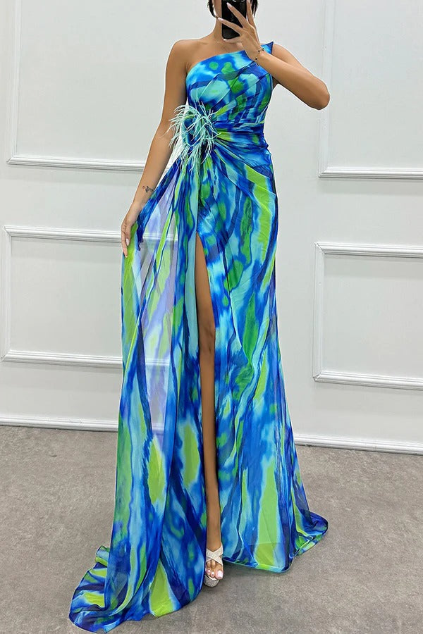 Cecelia | Dress with a Split Sleeve