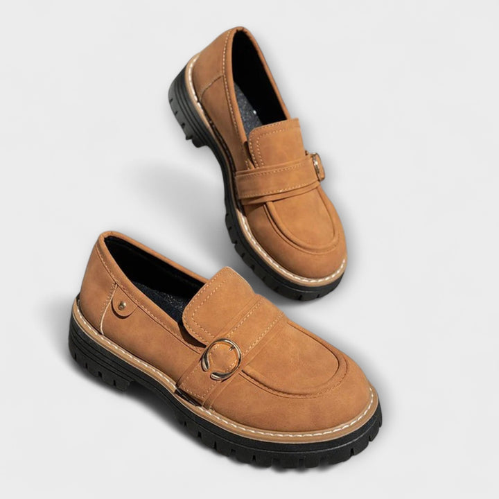 Lora – Casual loafers with a round toe