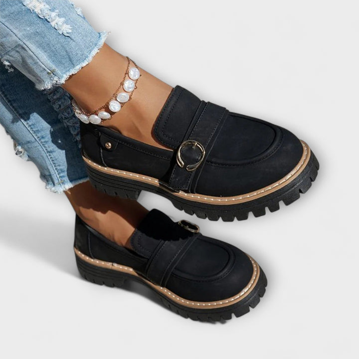 Lora – Casual loafers with a round toe