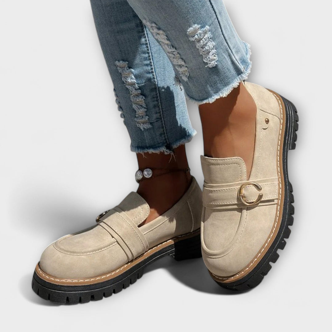 Lora – Casual loafers with a round toe
