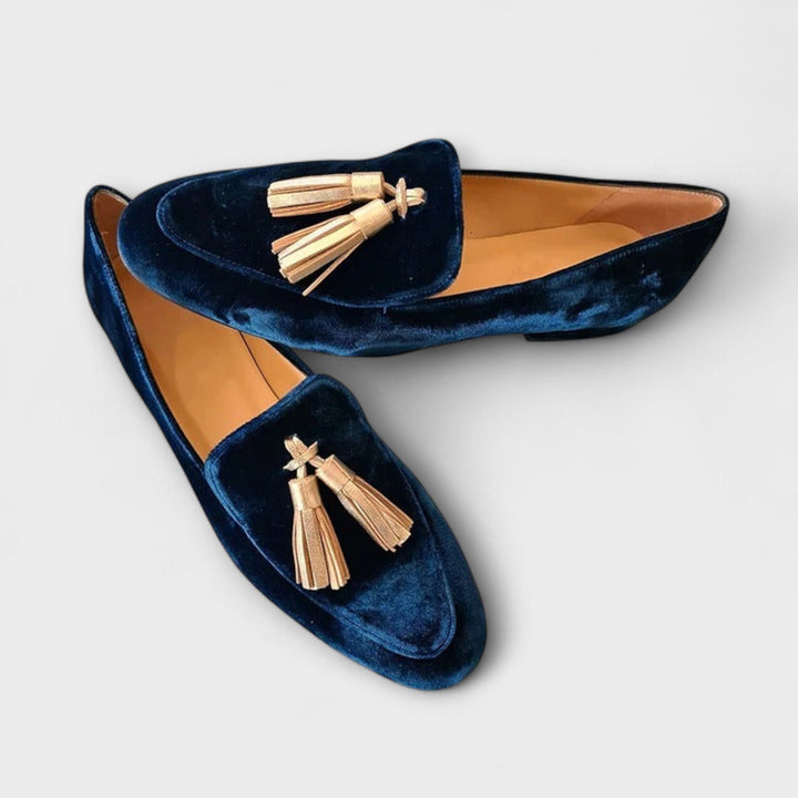 Quinnlyn – Vintage-inspired moccasins with fringes