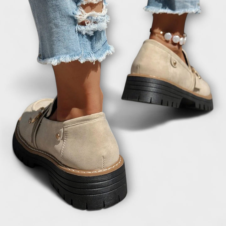 Lora – Casual loafers with a round toe