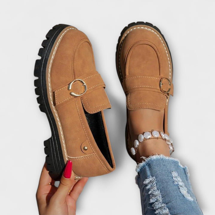 Lora – Casual loafers with a round toe