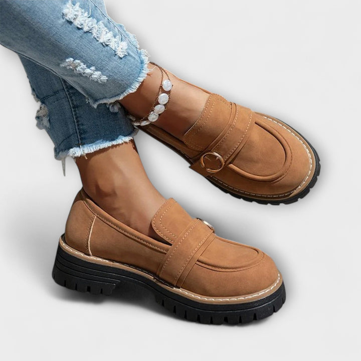 Lora – Casual loafers with a round toe