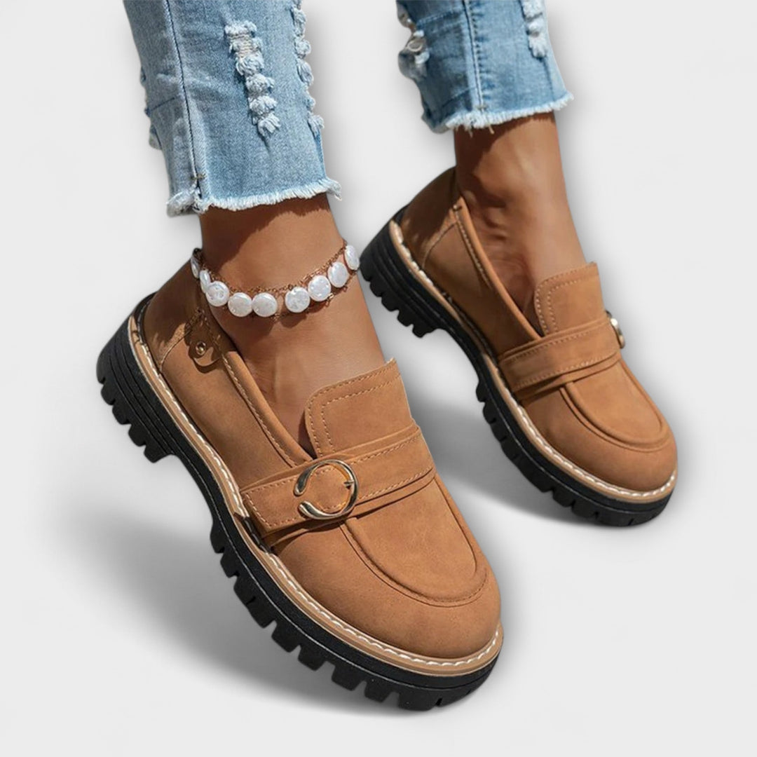 Lora – Casual loafers with a round toe