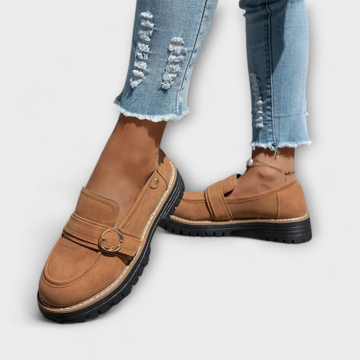 Lora – Casual loafers with a round toe
