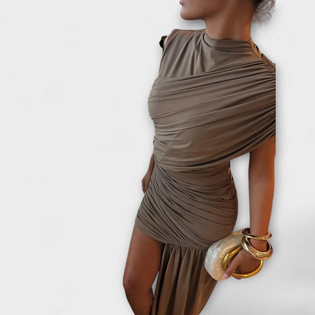 Aurora - Elegant and Fitted Dress with Round Neckline and Pleats