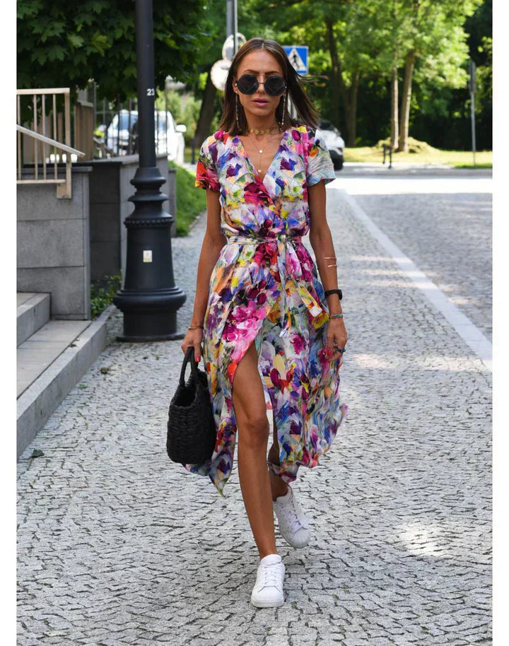 Suzanne - Elegant Dress with V-Neck